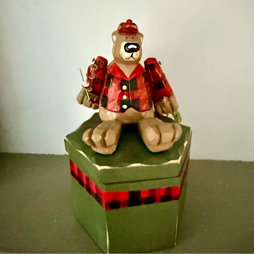 Plaid Fishing Bear trinket box with rod and fish carved country decor rustic‎